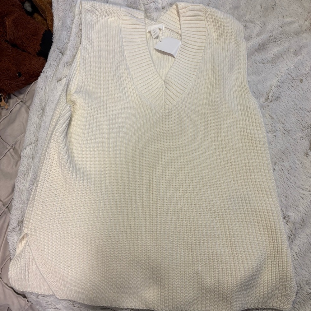 H&M White Knit Sweater Vest